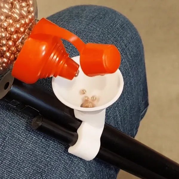 Воронка для быстрой зарядки пневматического пистолета Red Ryder