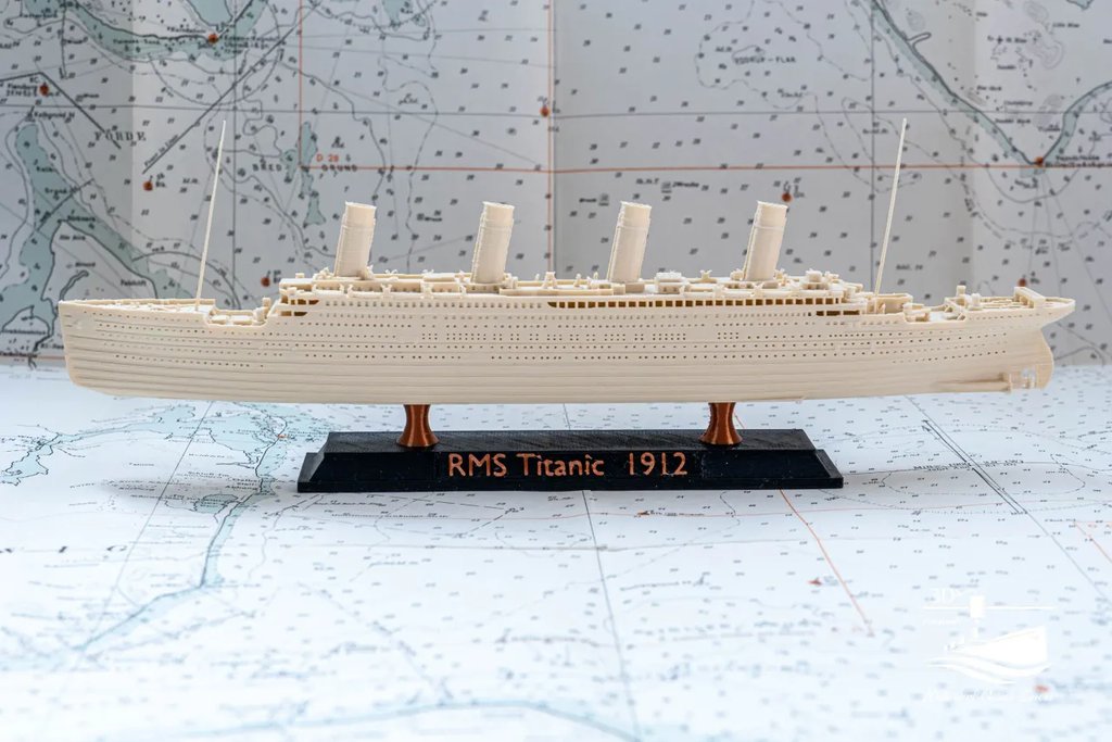 RMS Titanic 1:1000