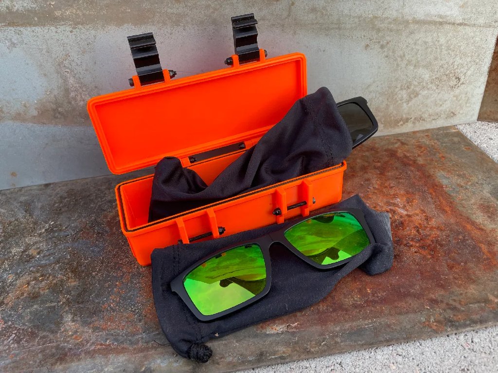 Прочные футляры для очков и солнцезащитных очков с магнитным замком - 3 размера