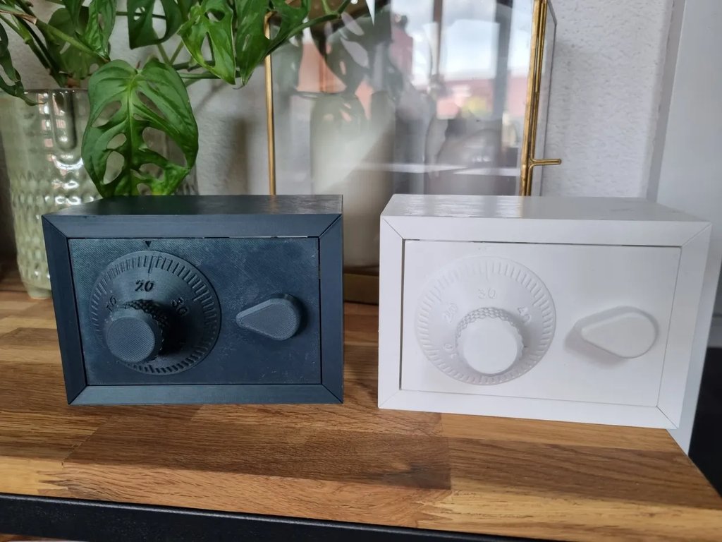 Сейф с трехзначным кодом