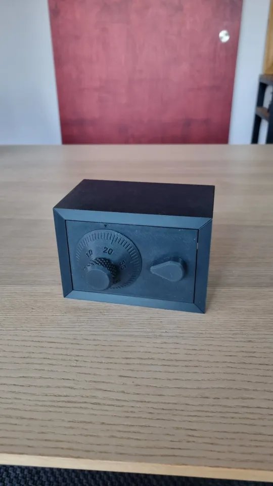 Сейф с трехзначным кодом