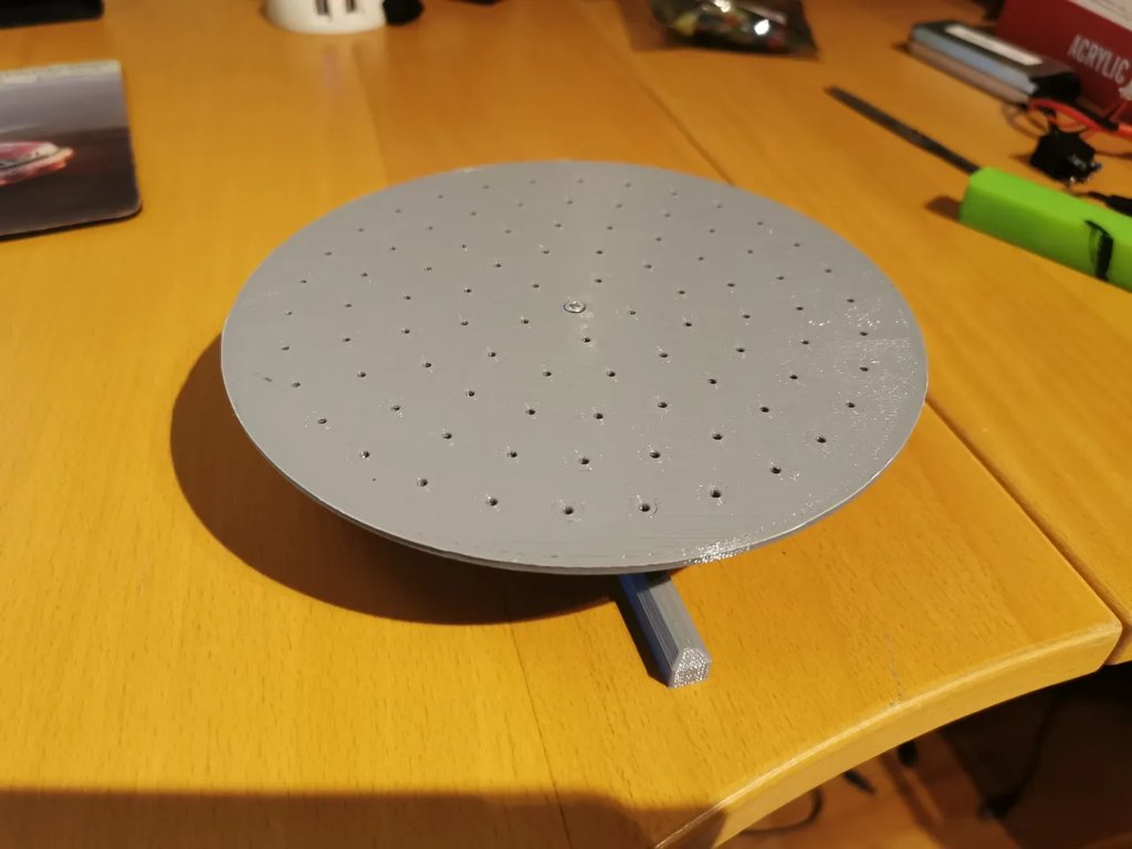Простой поворотный стол для 3D-сканирования и покраски