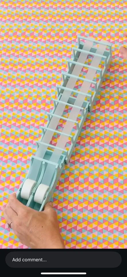 Держатель скотча с подачей