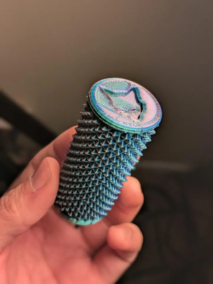 Игрушка-ролик с шипами V2 - Еще больше шипов!