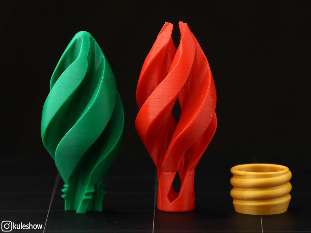 Спиральная рождественская лампочка