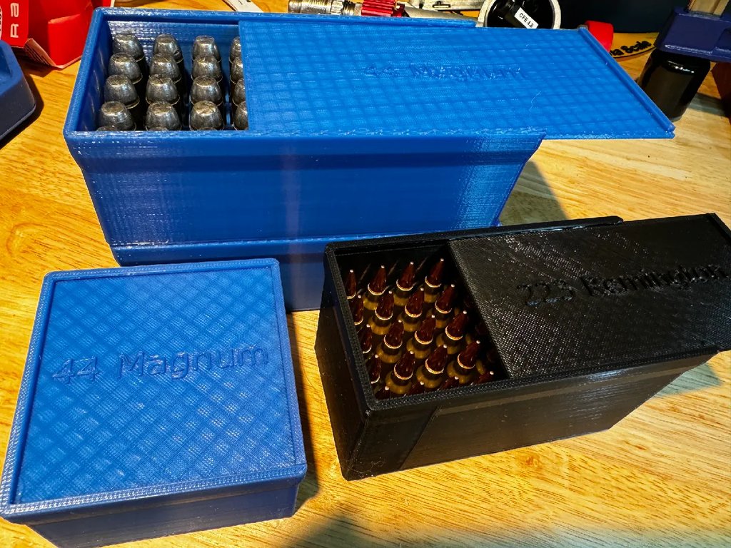 Ящики для патронов, штабелируемые, с наклонной крышкой (разные калибры)