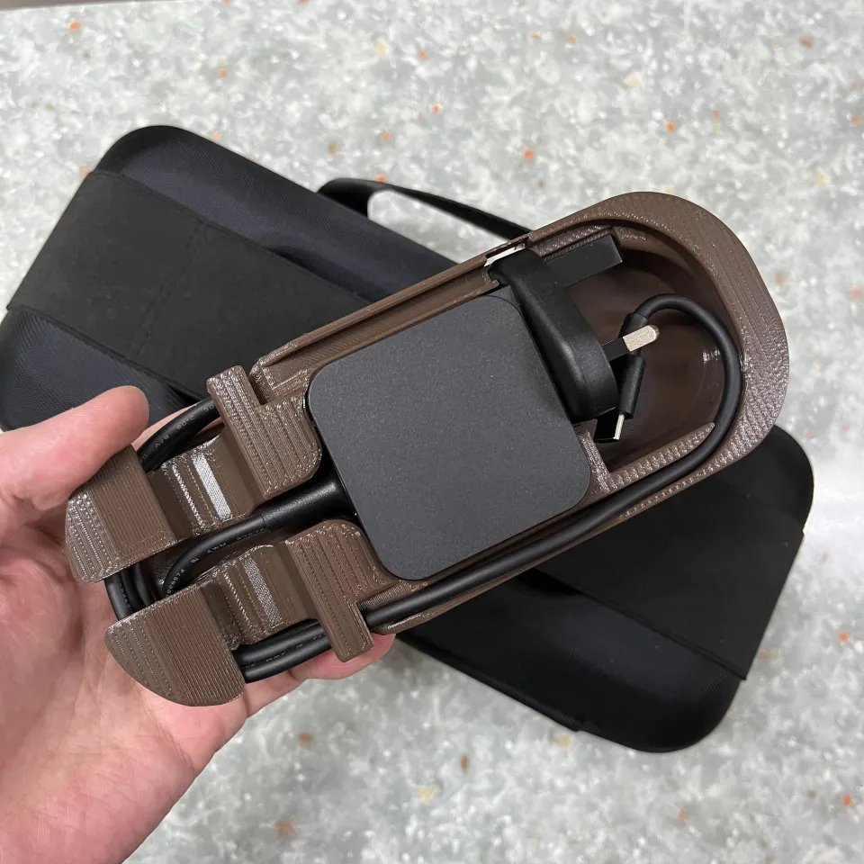 Вставка для чехла Steam Deck со подставкой (розетка HK, может подойти для UK)