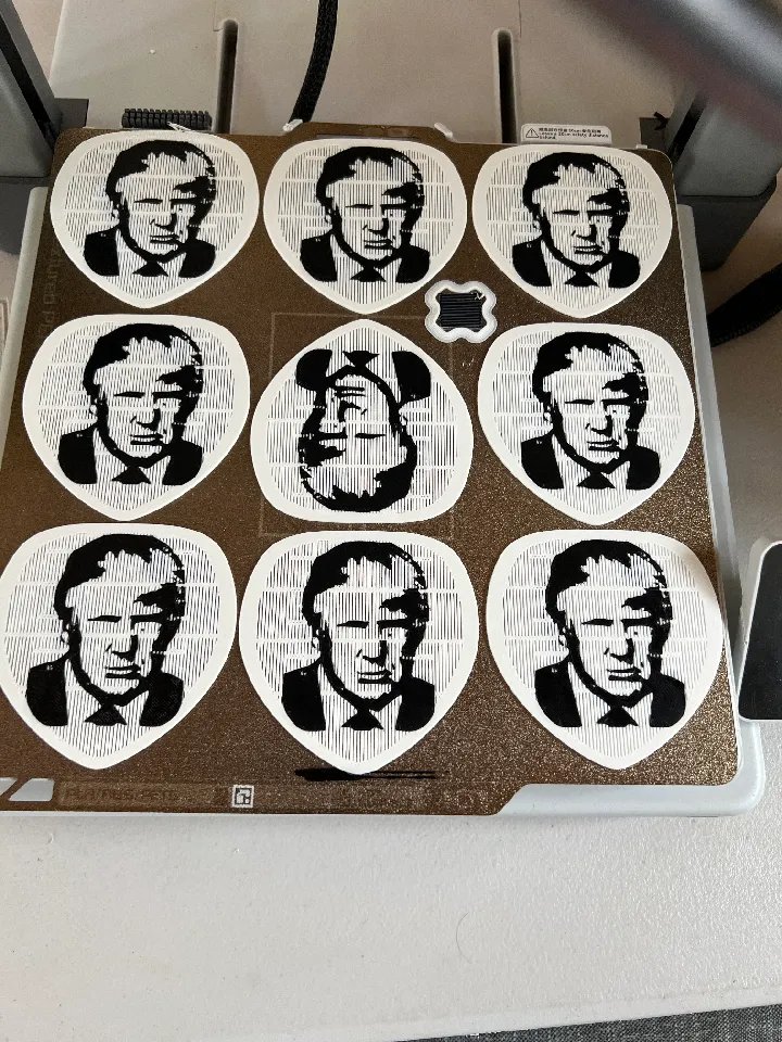Брызги из писсуара Трампа