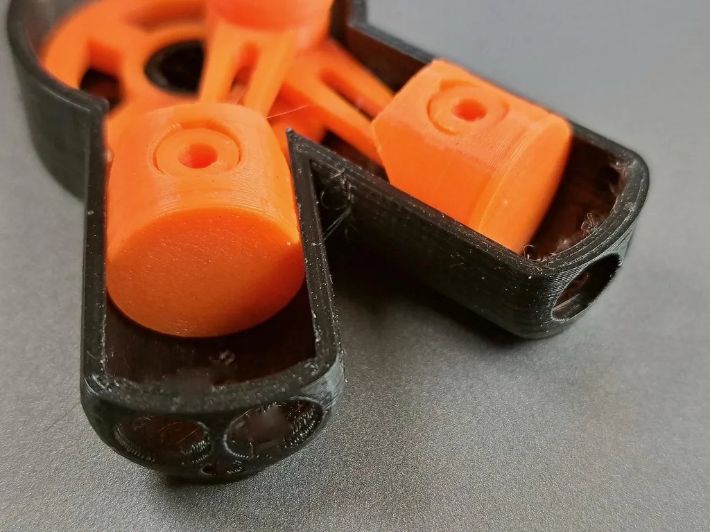 Брелок V-образный двигатель V2.0