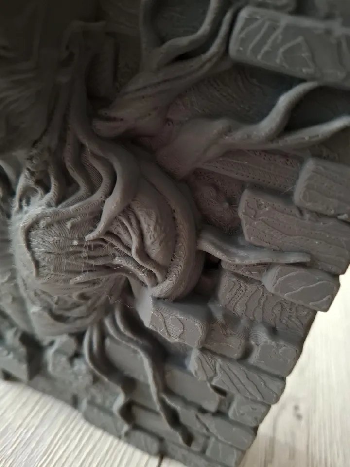 Векна (Очень странные дела) - Рельефная скульптура