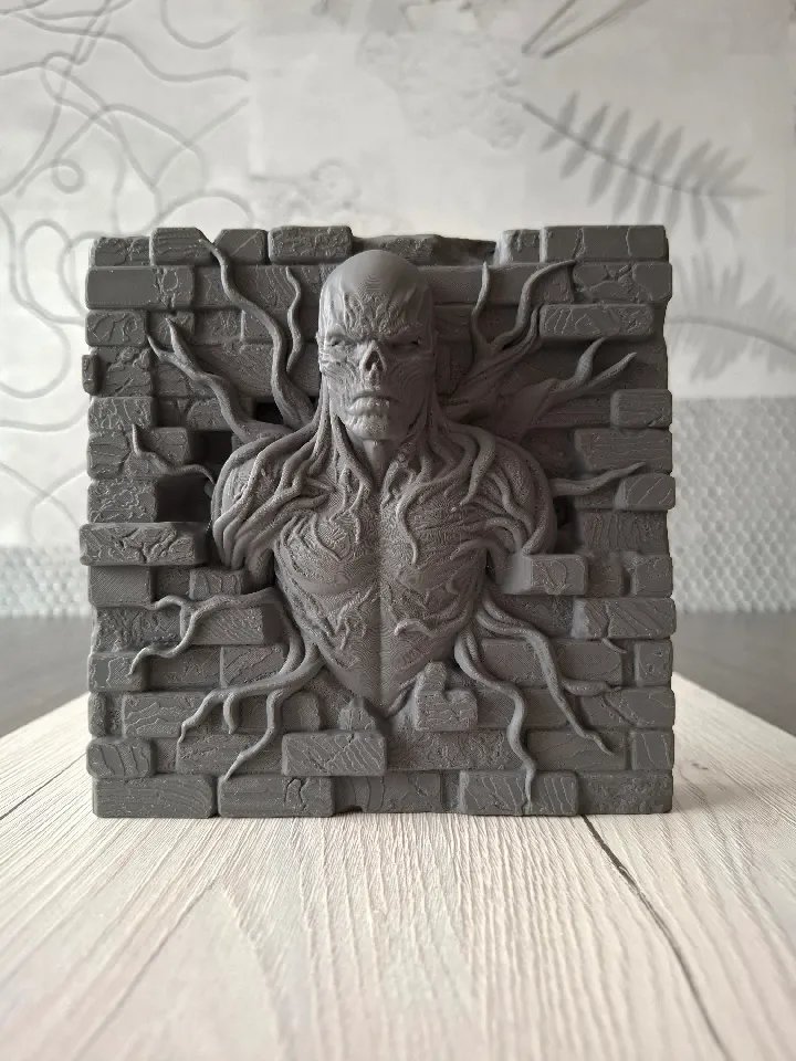 Векна (Очень странные дела) - Рельефная скульптура