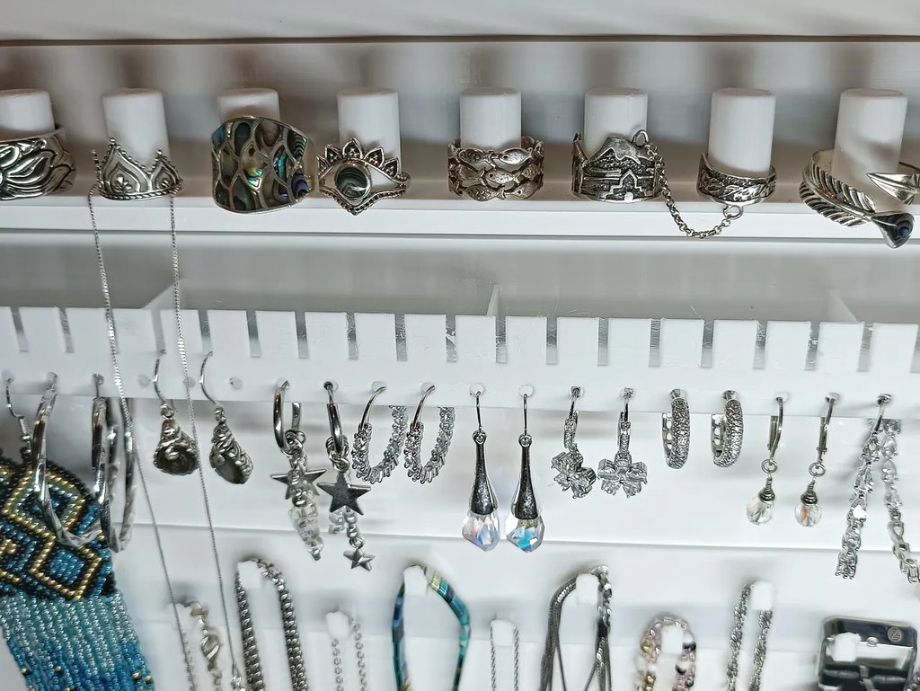 Настенный органайзер для украшений