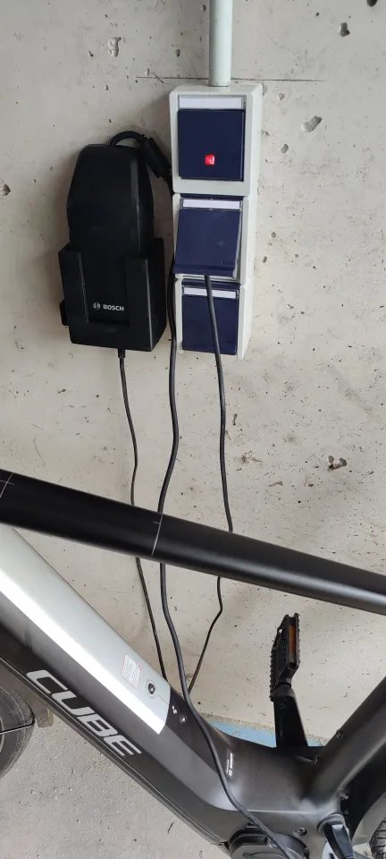 Настенное крепление для зарядного устройства Bosch eBike 4A BPC3400