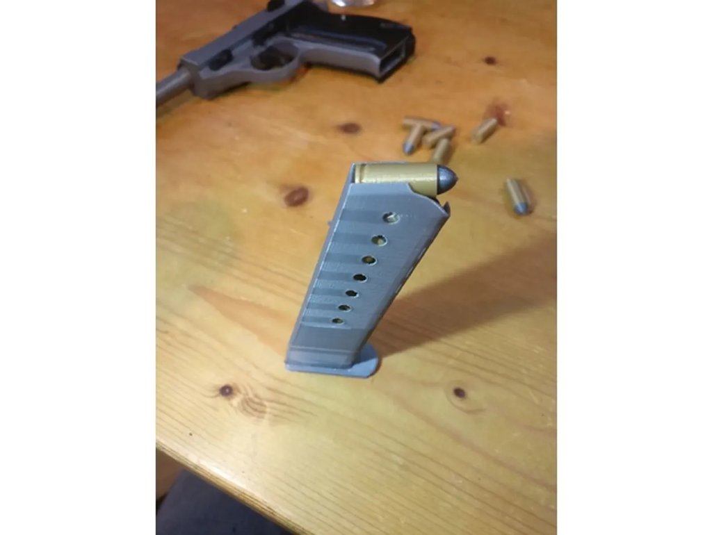 Реплика пистолета Walther P-38