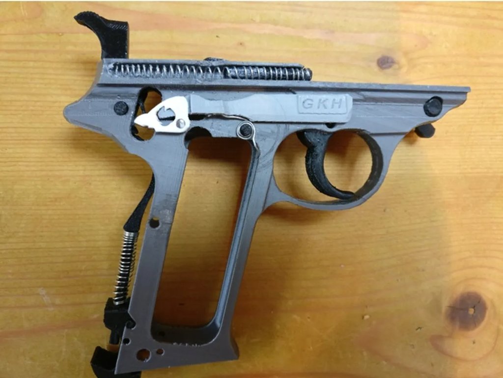 Реплика пистолета Walther P-38