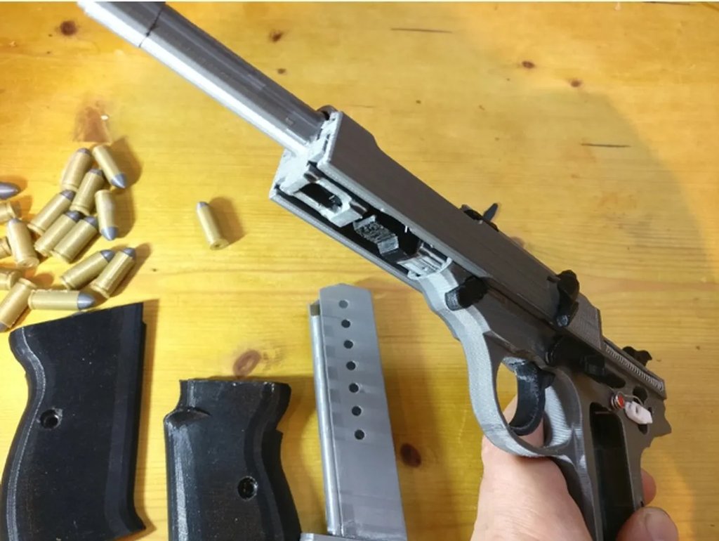 Реплика пистолета Walther P-38