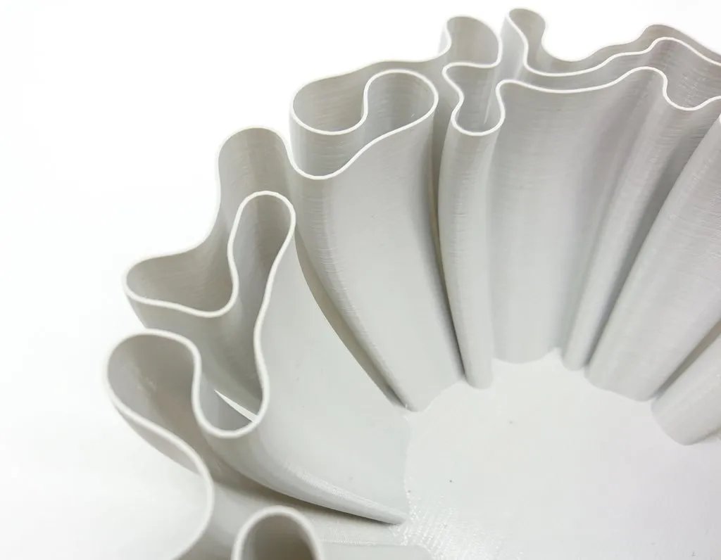 Волнистая чаша