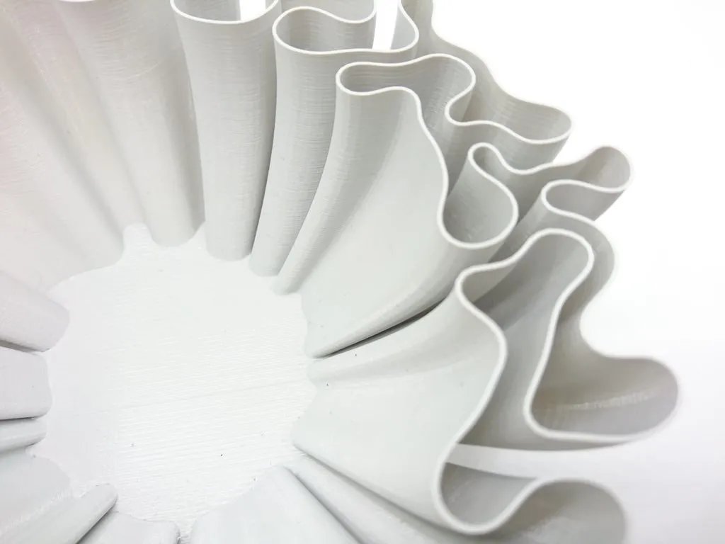 Волнистая чаша